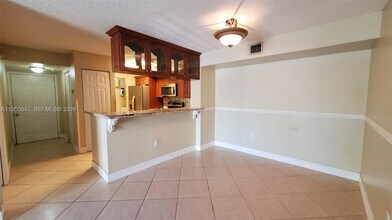 577 SW 111th Ln in Pembroke Pines, FL - Building Photo - Building Photo