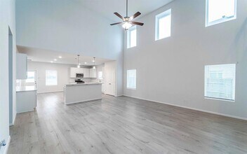 101 Copper Lily Dr, Unit 2 Bedroom 0303 in Liberty Hill, TX - Building Photo - Building Photo