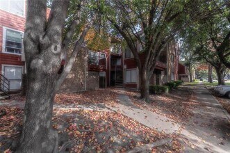 9805 Walnut St in Dallas, TX - Building Photo - Building Photo