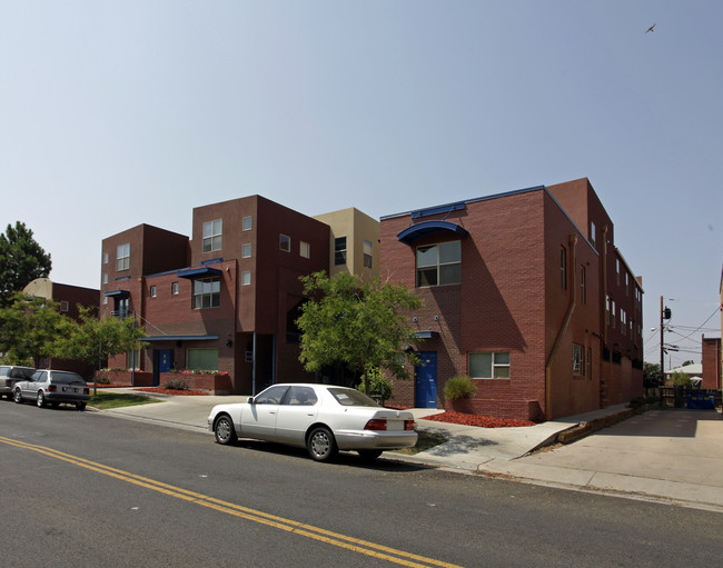 Plaza Townhomes in Aurora, CO - Building Photo - Building Photo