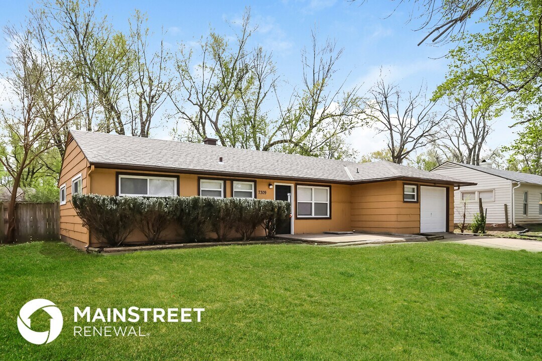7309 E 108th Dr in Kansas City, MO - Building Photo
