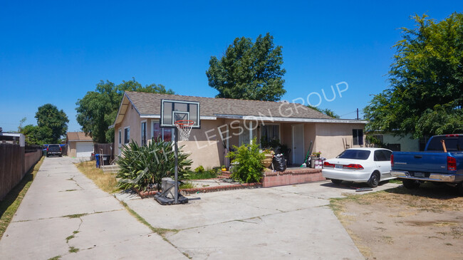 10849 Inez St in Whittier, CA - Building Photo - Building Photo