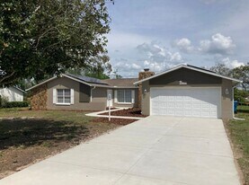 3036 Gloria Ave in Spring Hill, FL - Building Photo