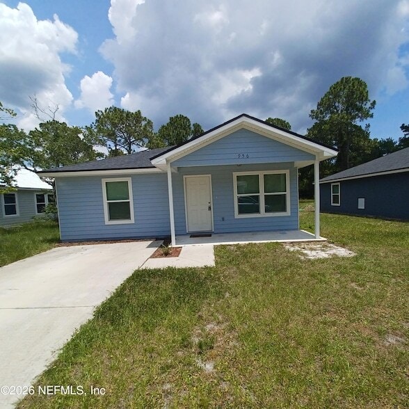 property at 956 W 9th St