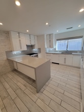 947 4th St in Santa Monica, CA - Building Photo - Building Photo