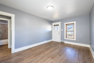 2101 Ave F in Council Bluffs, IA - Building Photo - Building Photo