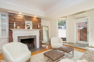 388 Marlborough St, Unit 9 in Boston, MA - Building Photo - Building Photo