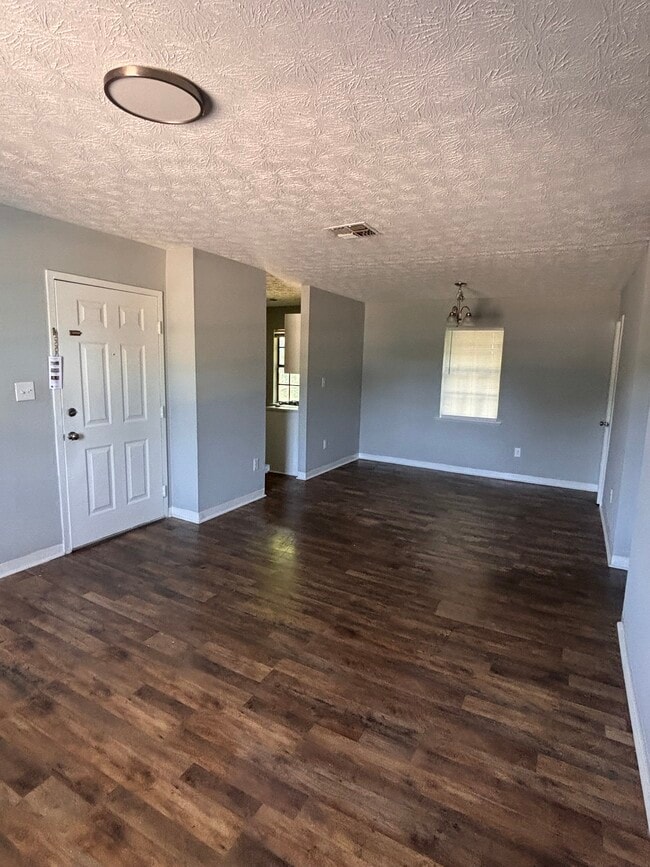 property at 821 W Edgemont Ave