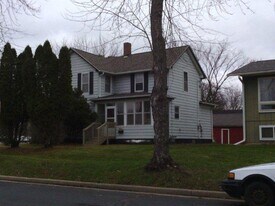 421 13th Ave W in Menomonie, WI - Building Photo