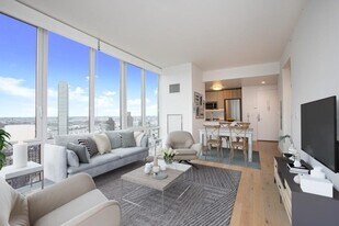 23-10 Queens Plaza S in Queens, NY - Building Photo