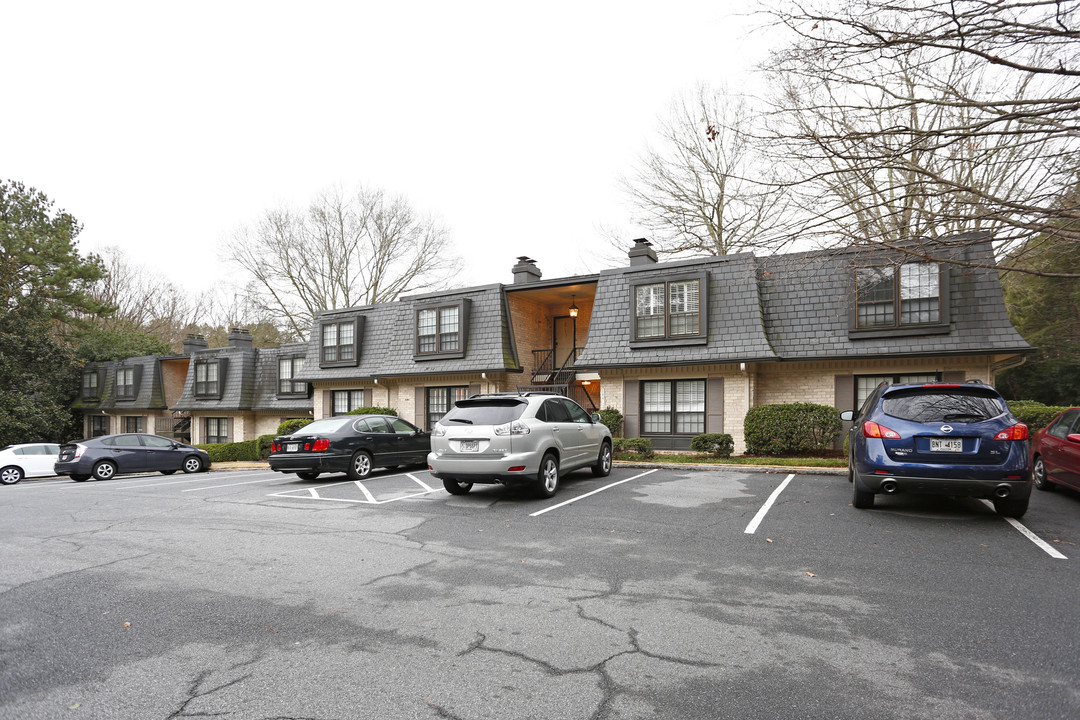 Cross Creek in Atlanta, GA - Building Photo