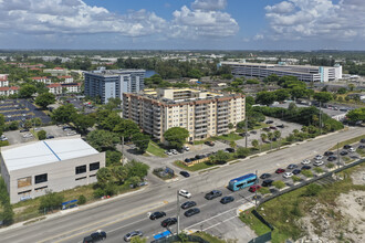 Parkway Towers in Miami, FL - Building Photo - Building Photo