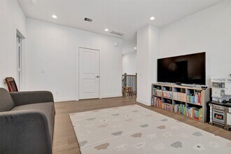 8706 Ojeman Crk Ln in Houston, TX - Foto de edificio - Building Photo