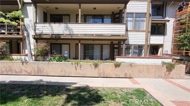 property at 2571 Plaza del Amo