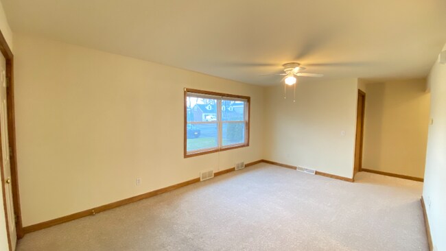 1052 Community Rd in Schenectady, NY - Building Photo - Building Photo