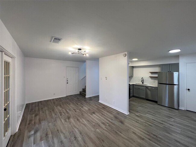 2306 Barton Village Cir in Austin, TX - Building Photo - Building Photo