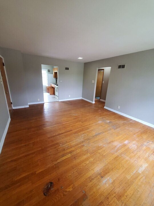3433 N 76th St in Milwaukee, WI - Building Photo
