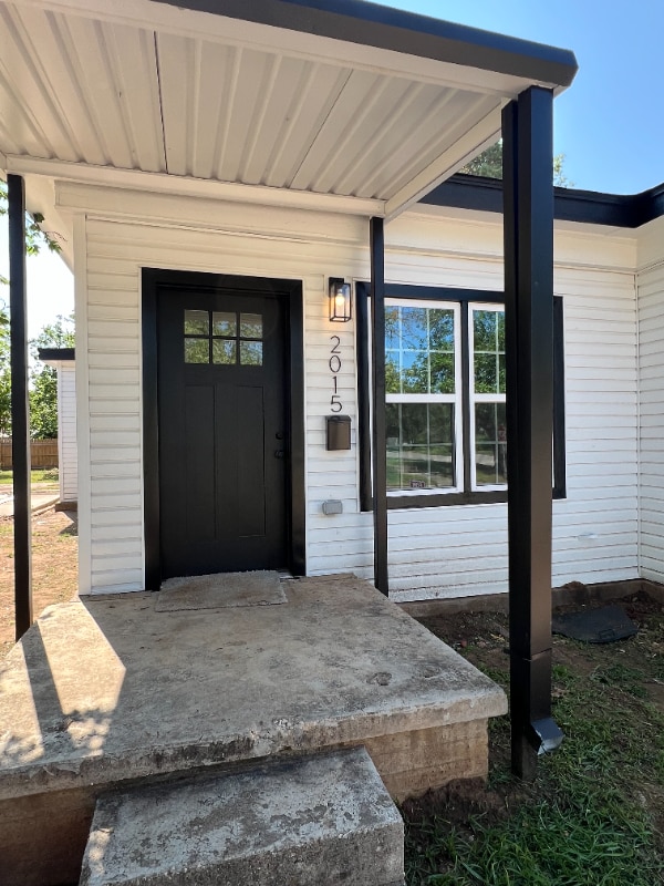 property at 2015 Garfield St