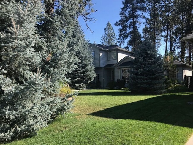 property at 7321 W Kendick Ave