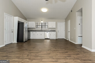 10301 Canyon Trail in Jonesboro, GA - Building Photo - Building Photo