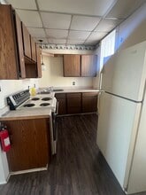 409 W Hempstead Ave, Unit A in Fairfield, IA - Building Photo - Building Photo