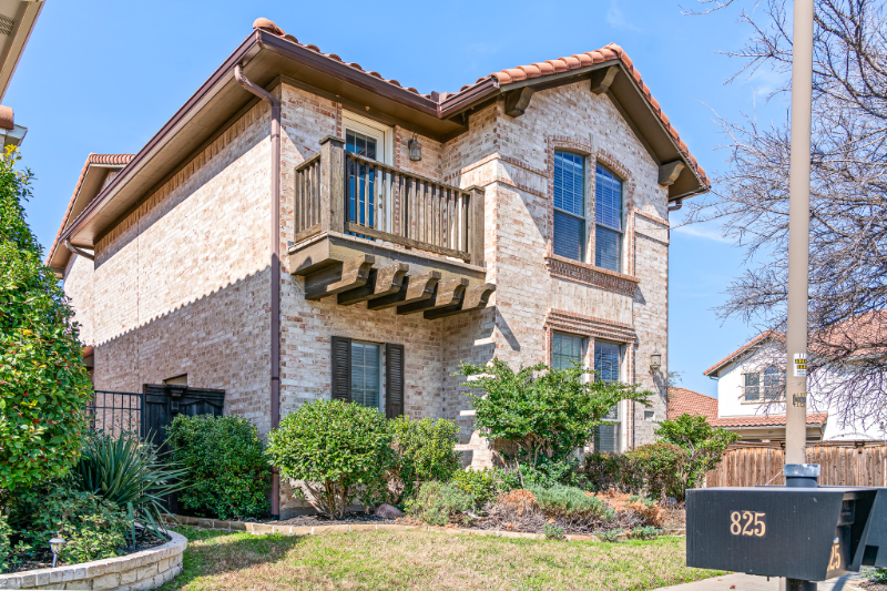 829 La Cima in Irving, TX - Building Photo