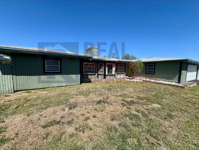 property at 563 Parkview Dr