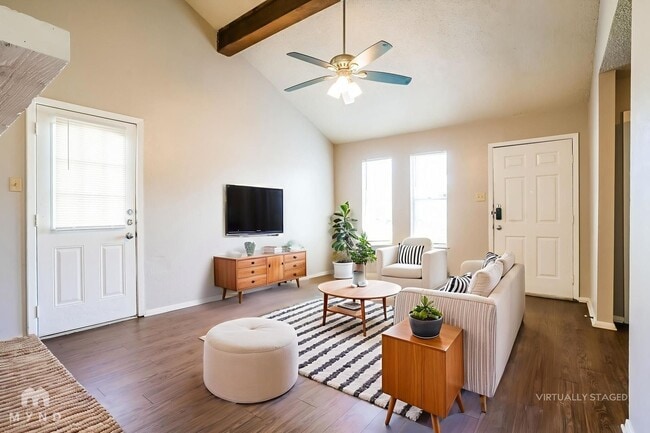 12800 Tomanet Trail in Austin, TX - Building Photo - Building Photo