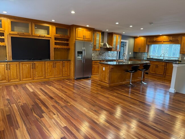 property at 7209 Needwood Rd