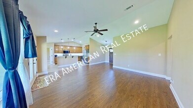 8756 El Paseo St in Navarre, FL - Building Photo - Building Photo