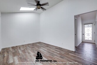402 Indianapolis Ave in Huntington Beach, CA - Building Photo - Building Photo
