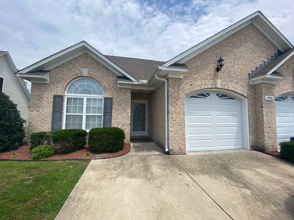 1936 Cambria Dr in Greenville, NC - Building Photo