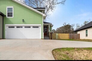 524 Burk St in Nacogdoches, TX - Building Photo