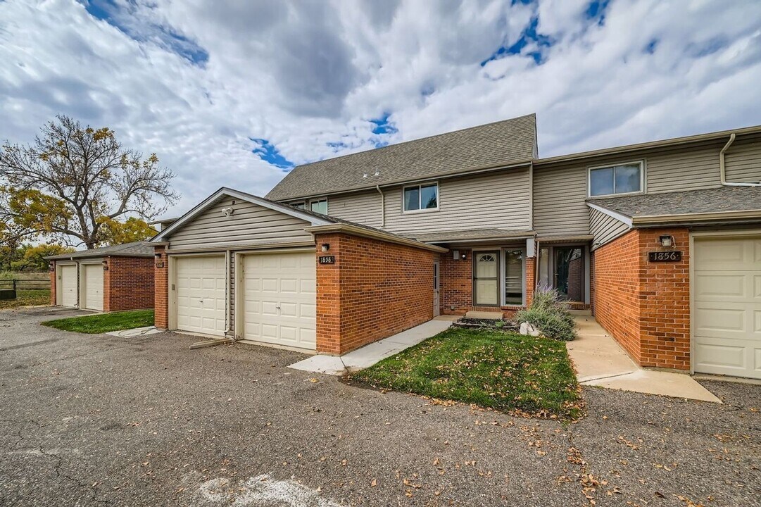 1858 Centaur Cir in Lafayette, CO - Building Photo