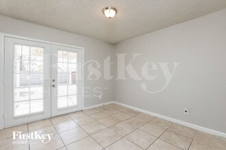 8807 W Mercer Ln in Peoria, AZ - Foto de edificio - Building Photo