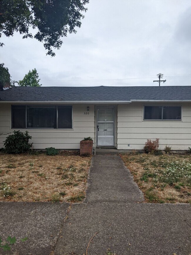 property at 815 N 3rd Pl