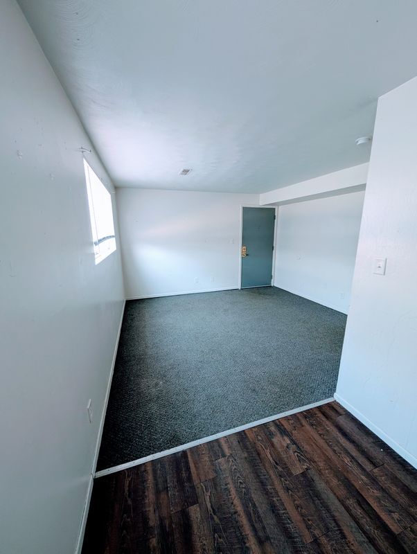 227 W Elm St