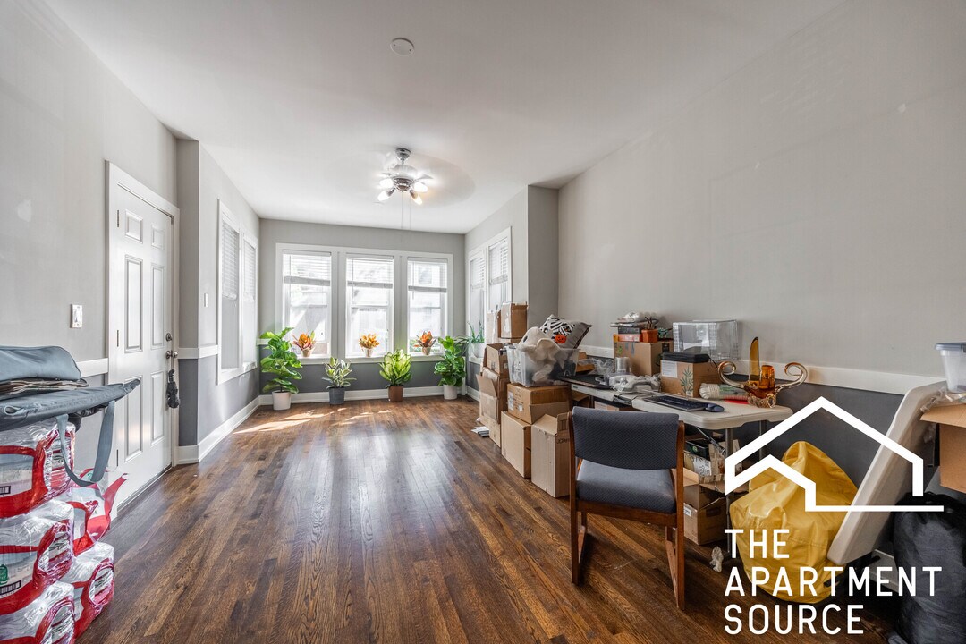 3022 N Avers Ave, Unit 1 in Chicago, IL - Foto de edificio