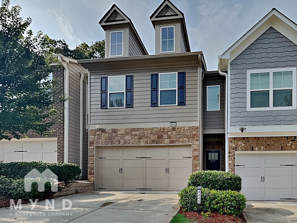 4445 Newfangle Rd in Stone Mountain, GA - Building Photo
