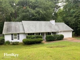 388 Scenic Ln in Auburn, GA - Building Photo