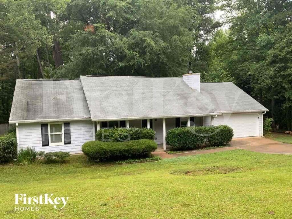 388 Scenic Ln in Auburn, GA - Building Photo