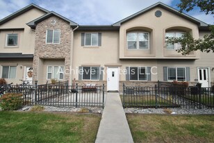 462 W 1490 N in Logan, UT - Building Photo