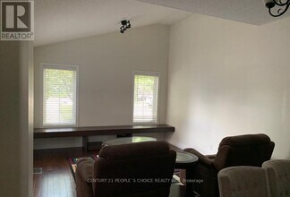 100 Beddoe Dr in Hamilton, ON - Building Photo - Building Photo