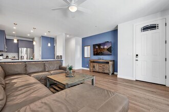 721 Island Ct in San Diego, CA - Foto de edificio - Building Photo