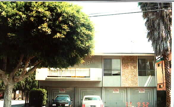 1219 E 3rd St in Long Beach, CA - Foto de edificio - Building Photo