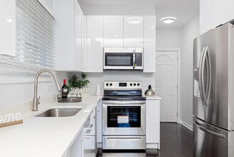 Room in House on Browns Mill Rd SE in Atlanta, GA - Building Photo - Building Photo
