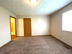 11 Hillside Ln, Unit 11 in Belleville, IL - Foto de edificio - Building Photo