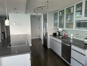 505 N Jean Baptiste Pointe du Sable Lake Shore Dr in Chicago, IL - Building Photo - Building Photo