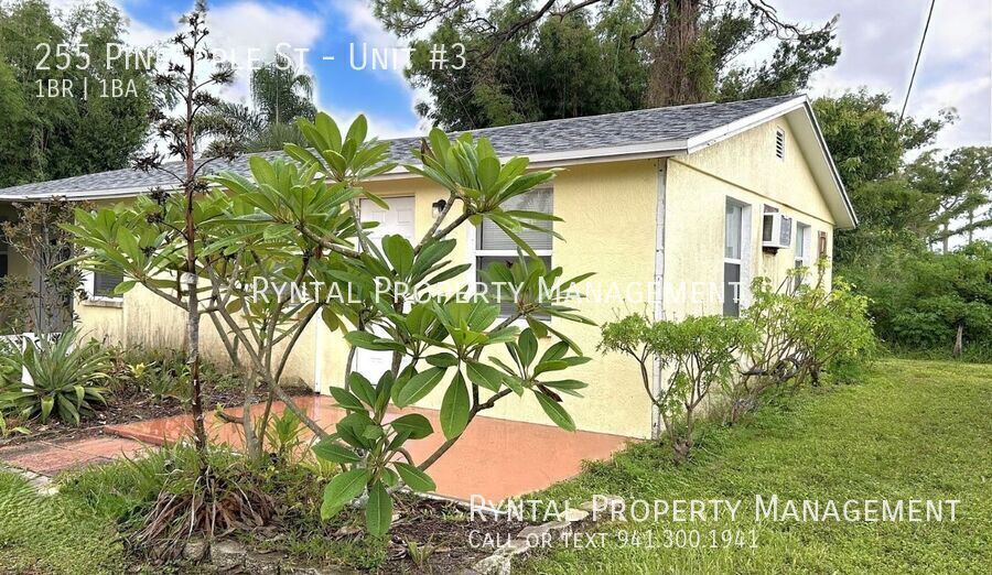255 Pineapple St in Englewood, FL - Building Photo