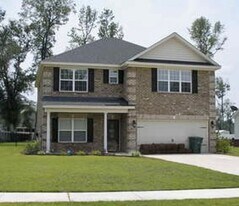 922 Oak Crest Dr in Hinesville, GA - Building Photo